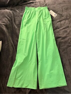 lululemon woven wide-leg high-rise pant Neon Green